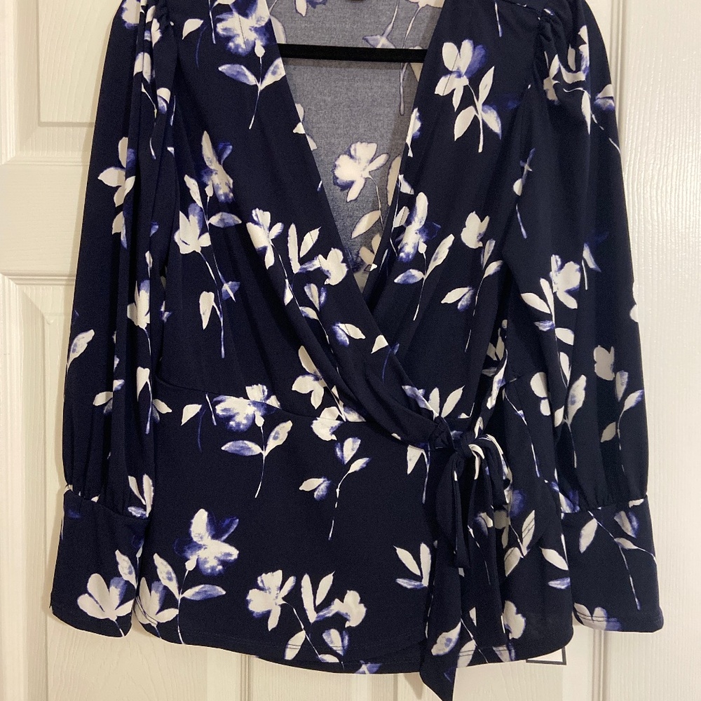 Brand NWT Sam and Jess floral faux wrap peplum top